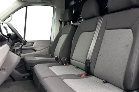 CX75JWD Volkswagen Crafter 2.0 TDI CR35 Commerce FWD MWB High Roof Euro 6 (s/s) 5dr Thumbnail #16