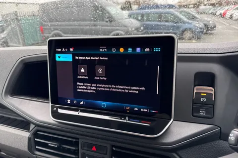 CX75JXL Volkswagen Crafter 2.0 TDI CR30 Commerce FWD MWB High Roof Euro 6 (s/s) 5dr Thumbnail #17