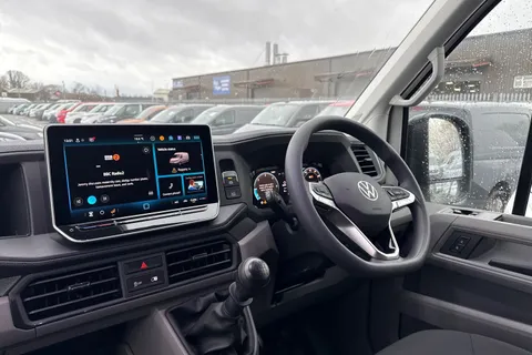 CX75JVY Volkswagen Crafter 2.0 TDI CR35 Commerce Plus Panel Van 5dr Diesel Manual FWD MWB High Roof Euro 6 (s/s) (140 ps) Thumbnail #18