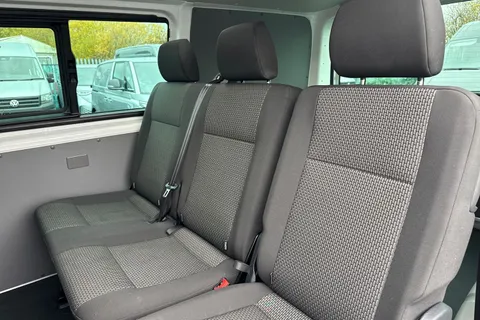 CX74LBO Volkswagen Transporter 2.0 TDI T30 Highline Kombi FWD SWB Euro 6 (s/s) 5dr Thumbnail #20
