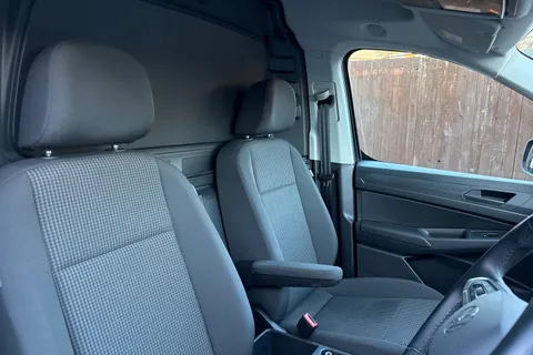 RA24ARZ Volkswagen Caddy 2.0 TDI C20 Commerce Pro SWB Euro 6 (s/s) 5dr Thumbnail #24