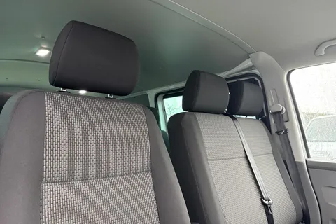 CX74LBO Volkswagen Transporter 2.0 TDI T30 Highline Kombi FWD SWB Euro 6 (s/s) 5dr Thumbnail #25