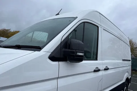 CX75JXL Volkswagen Crafter 2.0 TDI CR30 Commerce FWD MWB High Roof Euro 6 (s/s) 5dr Thumbnail #26