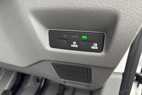 CX75JVY Volkswagen Crafter 2.0 TDI CR35 Commerce Plus Panel Van 5dr Diesel Manual FWD MWB High Roof Euro 6 (s/s) (140 ps) Thumbnail #27