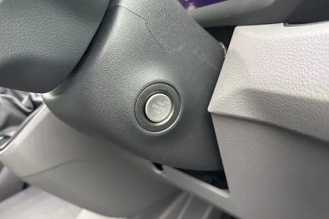 CX75JVY Volkswagen Crafter 2.0 TDI CR35 Commerce Plus Panel Van 5dr Diesel Manual FWD MWB High Roof Euro 6 (s/s) (140 ps) Thumbnail #28