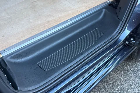 RA24ARZ Volkswagen Caddy 2.0 TDI C20 Commerce Pro SWB Euro 6 (s/s) 5dr Thumbnail #29