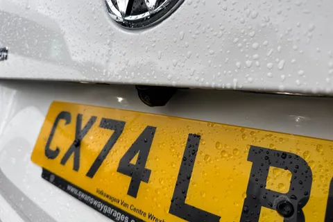 CX74LBO Volkswagen Transporter 2.0 TDI T30 Highline Kombi FWD SWB Euro 6 (s/s) 5dr Thumbnail #29
