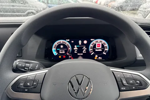 CX75JXL Volkswagen Crafter 2.0 TDI CR30 Commerce FWD MWB High Roof Euro 6 (s/s) 5dr Thumbnail #29