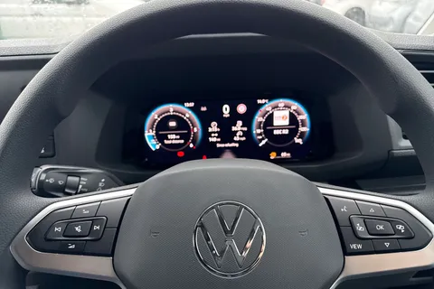 CX75JXS Volkswagen Crafter 2.0 TDI CR35 Commerce FWD LWB High Roof Euro 6 (s/s) 5dr Thumbnail #30