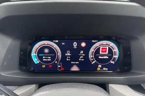 CX75JXL Volkswagen Crafter 2.0 TDI CR30 Commerce FWD MWB High Roof Euro 6 (s/s) 5dr Thumbnail #30