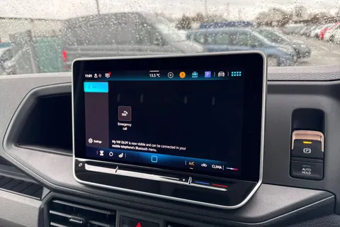 CX75JXL Volkswagen Crafter 2.0 TDI CR30 Commerce FWD MWB High Roof Euro 6 (s/s) 5dr Thumbnail #33