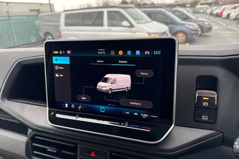 CX75JVY Volkswagen Crafter 2.0 TDI CR35 Commerce Plus Panel Van 5dr Diesel Manual FWD MWB High Roof Euro 6 (s/s) (140 ps) Thumbnail #35