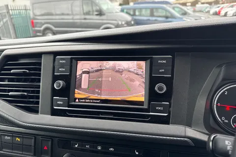 CX74LBO Volkswagen Transporter 2.0 TDI T30 Highline Kombi FWD SWB Euro 6 (s/s) 5dr Thumbnail #41