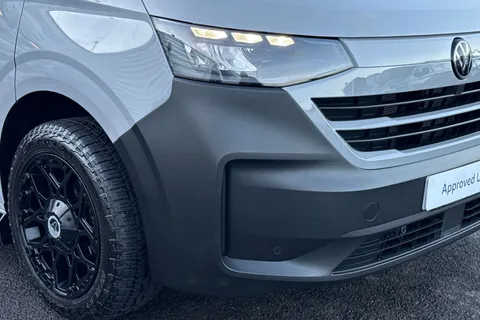 BW25AVX Volkswagen Transporter 2.0 TDI 150 Commerce Plus Van Auto-Off Road Styling Thumbnail #9