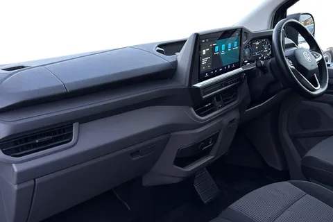 BW25AVX Volkswagen Transporter 2.0 TDI 150 Commerce Plus Van Auto-Off Road Styling Thumbnail #15