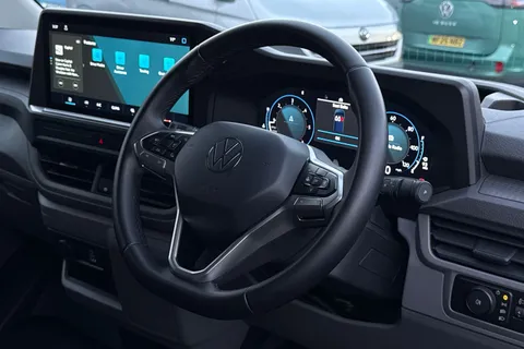 BW25AVX Volkswagen Transporter 2.0 TDI 150 Commerce Plus Van Auto-Off Road Styling Thumbnail #18