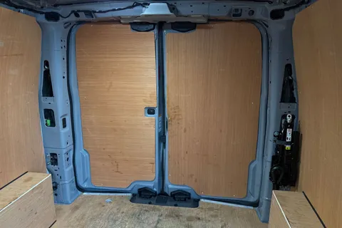 BW25AVX Volkswagen Transporter 2.0 TDI 150 Commerce Plus Van Auto-Off Road Styling Thumbnail #19