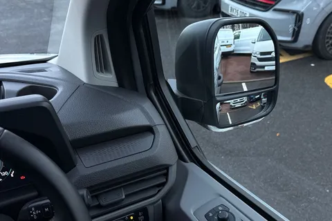 BW25AVX Volkswagen Transporter 2.0 TDI 150 Commerce Plus Van Auto-Off Road Styling Thumbnail #21