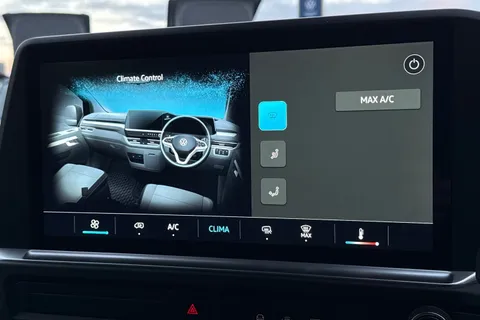 BW25AVX Volkswagen Transporter 2.0 TDI 150 Commerce Plus Van Auto-Off Road Styling Thumbnail #22