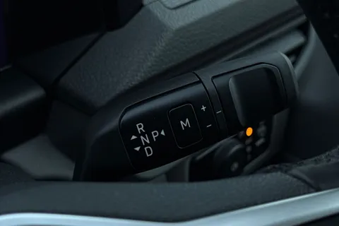 BW25AVX Volkswagen Transporter 2.0 TDI 150 Commerce Plus Van Auto-Off Road Styling Thumbnail #23