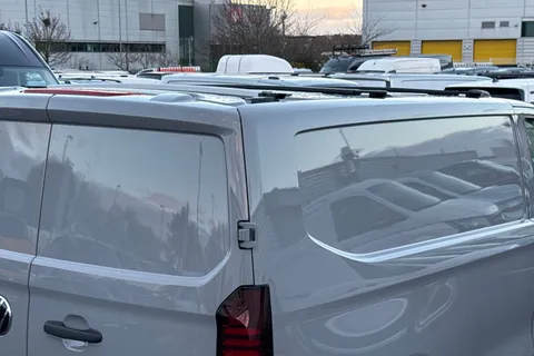 BW25AVX Volkswagen Transporter 2.0 TDI 150 Commerce Plus Van Auto-Off Road Styling Thumbnail #32