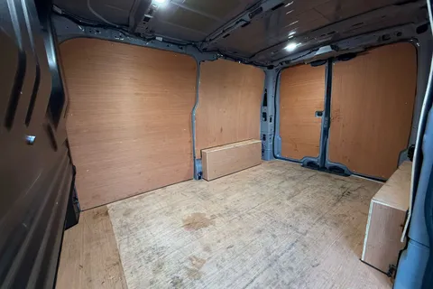 BW25AVX Volkswagen Transporter 2.0 TDI 150 Commerce Plus Van Auto-Off Road Styling Thumbnail #47