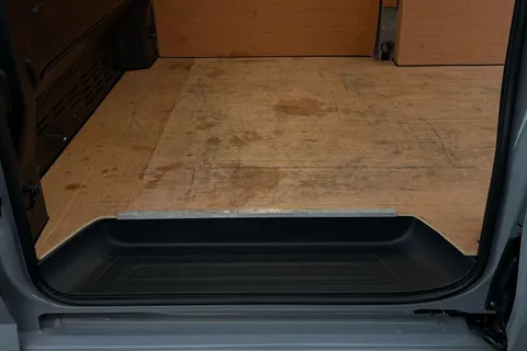 BW25AVX Volkswagen Transporter 2.0 TDI 150 Commerce Plus Van Auto-Off Road Styling Thumbnail #50