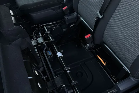 BW25AVX Volkswagen Transporter 2.0 TDI 150 Commerce Plus Van Auto-Off Road Styling Thumbnail #54