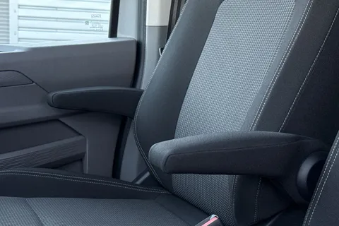 BW25AVX Volkswagen Transporter 2.0 TDI 150 Commerce Plus Van Auto-Off Road Styling Thumbnail #56