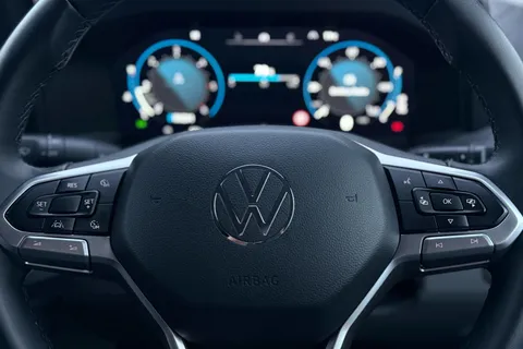 BW25AVX Volkswagen Transporter 2.0 TDI 150 Commerce Plus Van Auto-Off Road Styling Thumbnail #61