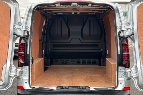 BG25EDR Volkswagen Transporter 2.0 TDI 150 Commerce Plus Van Auto Thumbnail #7