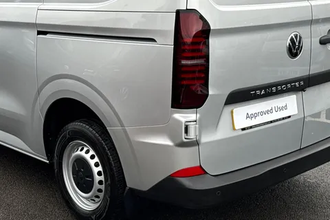 BG25EDR Volkswagen Transporter 2.0 TDI 150 Commerce Plus Van Auto Thumbnail #8