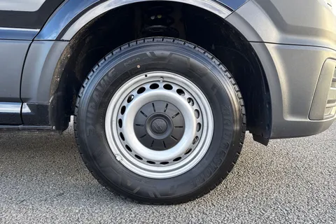 9 of 57 for Volkswagen Crafter CR30 Commerce MWB 140 PS FWD - MY25/Bus Pack/Rear Camera/Step