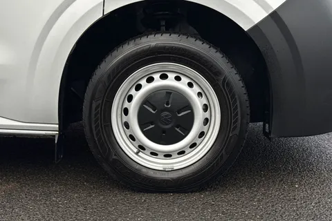 BG25EDR Volkswagen Transporter 2.0 TDI 150 Commerce Plus Van Auto Thumbnail #10
