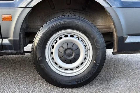 11 of 57 for Volkswagen Crafter CR30 Commerce MWB 140 PS FWD - MY25/Bus Pack/Rear Camera/Step