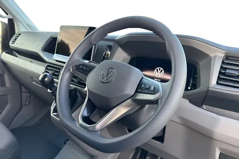 13 of 57 for Volkswagen Crafter CR30 Commerce MWB 140 PS FWD - MY25/Bus Pack/Rear Camera/Step