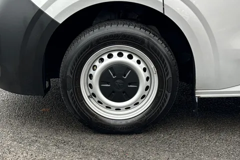 BG25EDR Volkswagen Transporter 2.0 TDI 150 Commerce Plus Van Auto Thumbnail #13