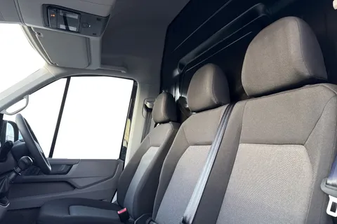 15 of 57 for Volkswagen Crafter CR30 Commerce MWB 140 PS FWD - MY25/Bus Pack/Rear Camera/Step