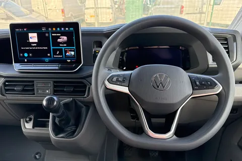 17 of 57 for Volkswagen Crafter CR30 Commerce MWB 140 PS FWD - MY25/Bus Pack/Rear Camera/Step