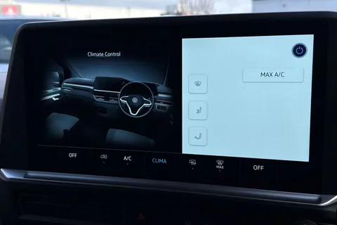 BG25EDR Volkswagen Transporter 2.0 TDI 150 Commerce Plus Van Auto Thumbnail #22