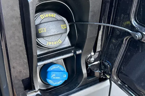 24 of 57 for Volkswagen Crafter CR30 Commerce MWB 140 PS FWD - MY25/Bus Pack/Rear Camera/Step