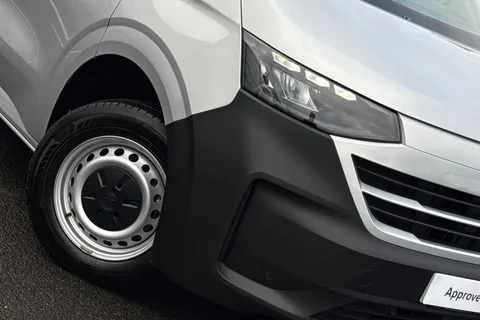 BG25EDR Volkswagen Transporter 2.0 TDI 150 Commerce Plus Van Auto Thumbnail #29