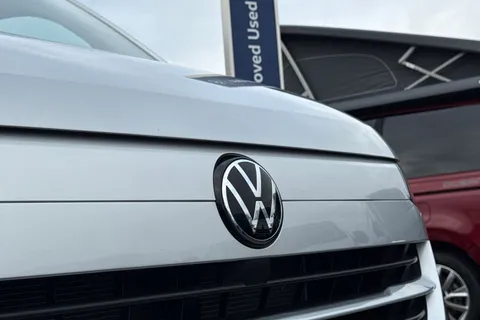 BG25EDR Volkswagen Transporter 2.0 TDI 150 Commerce Plus Van Auto Thumbnail #31