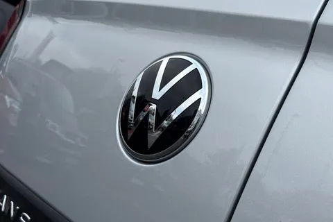 BG25EDR Volkswagen Transporter 2.0 TDI 150 Commerce Plus Van Auto Thumbnail #35