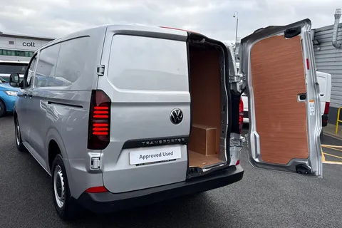 BG25EDR Volkswagen Transporter 2.0 TDI 150 Commerce Plus Van Auto Thumbnail #40