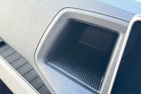 37 of 57 for Volkswagen Crafter CR30 Commerce MWB 140 PS FWD - MY25/Bus Pack/Rear Camera/Step