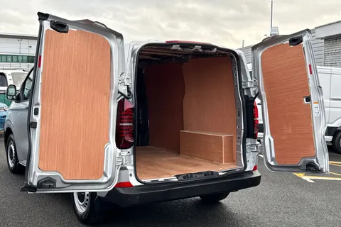 BG25EDR Volkswagen Transporter 2.0 TDI 150 Commerce Plus Van Auto Thumbnail #41