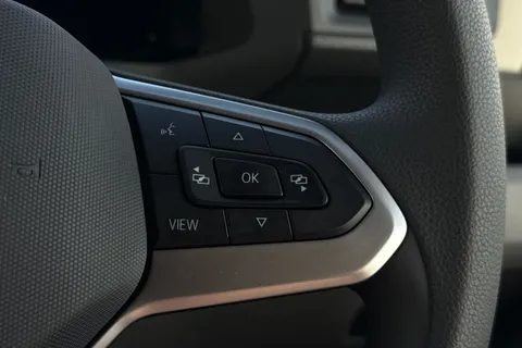 41 of 57 for Volkswagen Crafter CR30 Commerce MWB 140 PS FWD - MY25/Bus Pack/Rear Camera/Step