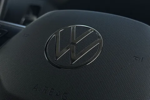 42 of 57 for Volkswagen Crafter CR30 Commerce MWB 140 PS FWD - MY25/Bus Pack/Rear Camera/Step