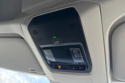 44 of 57 for Volkswagen Crafter CR30 Commerce MWB 140 PS FWD - MY25/Bus Pack/Rear Camera/Step